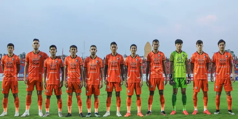 นครราชสีมา มาสด้า เอฟซี: ก้าวสู่ความสำเร็จฟุตบอลไทย